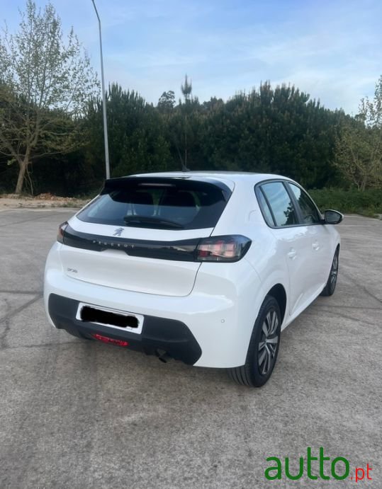 2020' Peugeot 208 photo #6