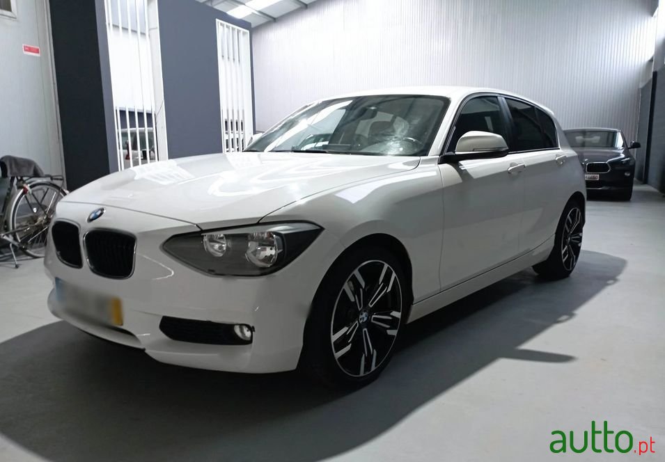 2012' BMW 118 photo #1