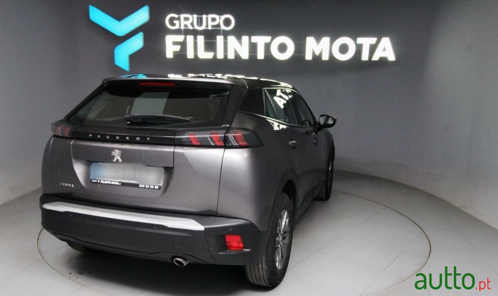 2023' Peugeot 2008 photo #3