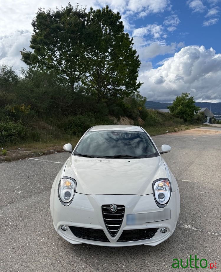 2010' Alfa Romeo MiTo 1.6 Jtdm photo #2