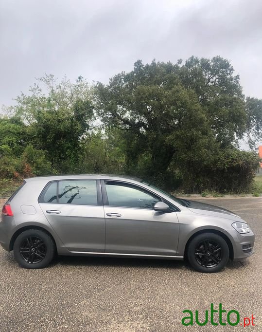 2014' Volkswagen Golf photo #2