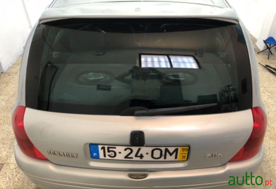 1999' Renault Clio 1.6 16V photo #1