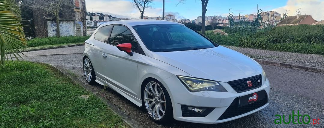 2013' SEAT Leon photo #6