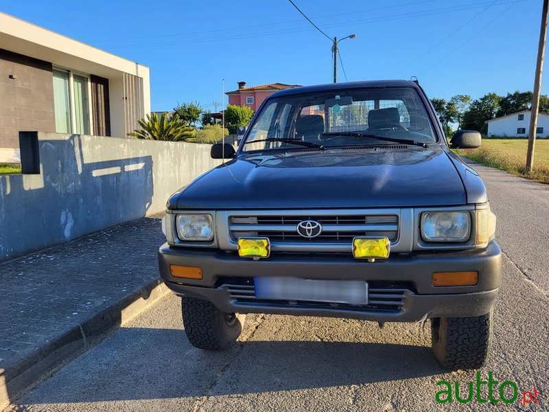 1992' Toyota Hilux photo #2