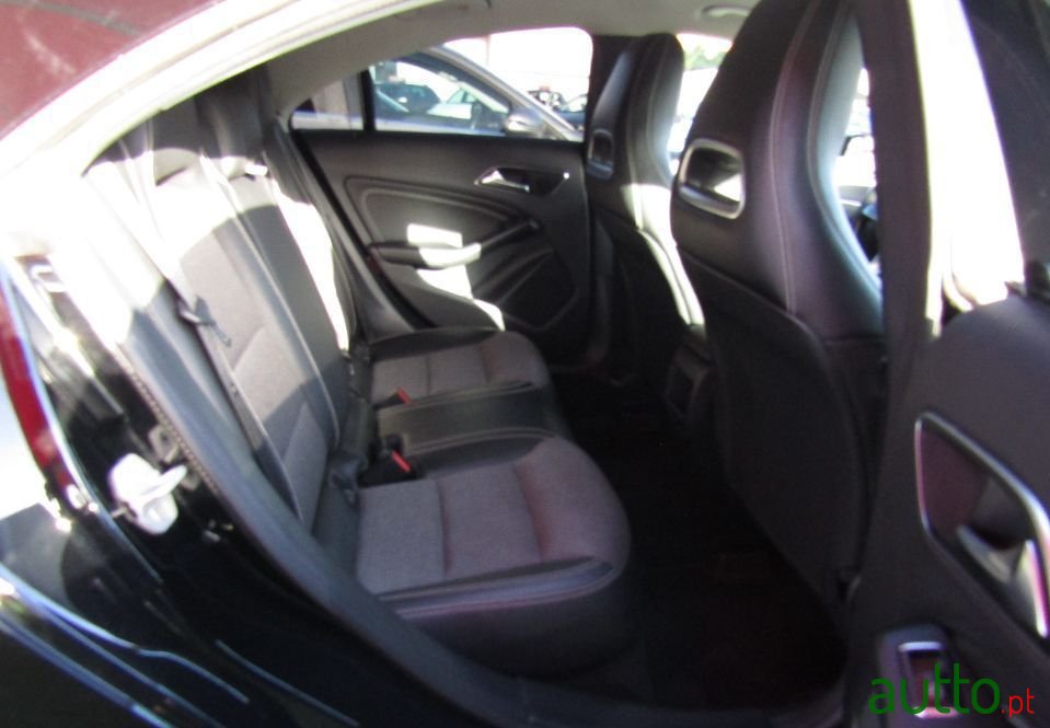 2016' Mercedes-Benz Cla-180 photo #4