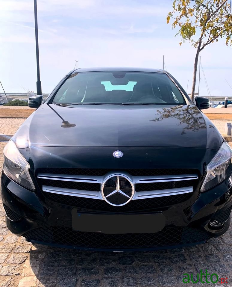 2013' Mercedes-Benz A 180 photo #1