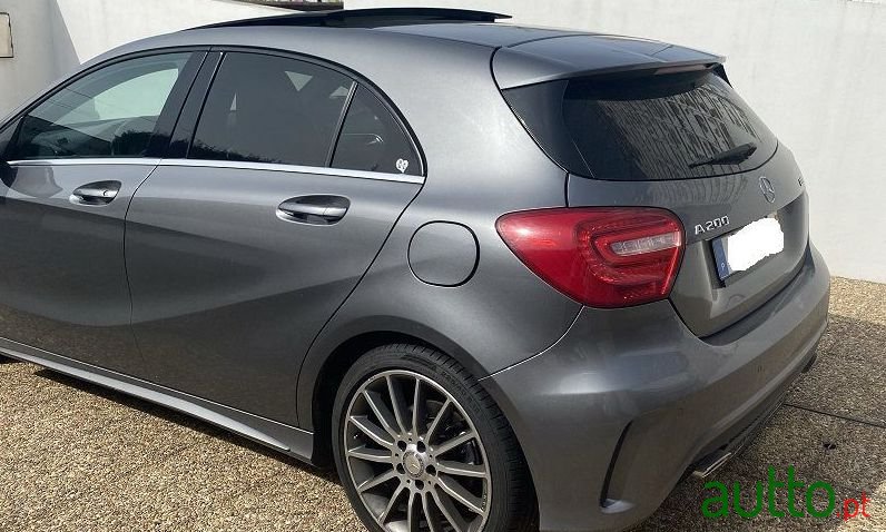 2012' Mercedes-Benz A-200 photo #1