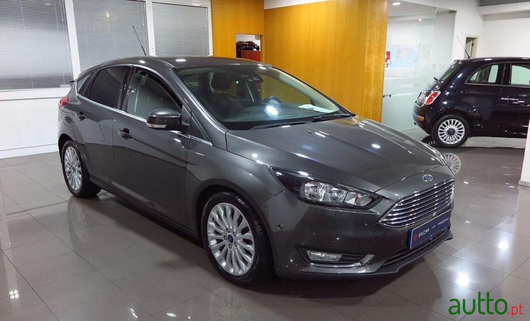 2015' Ford Focus photo #2