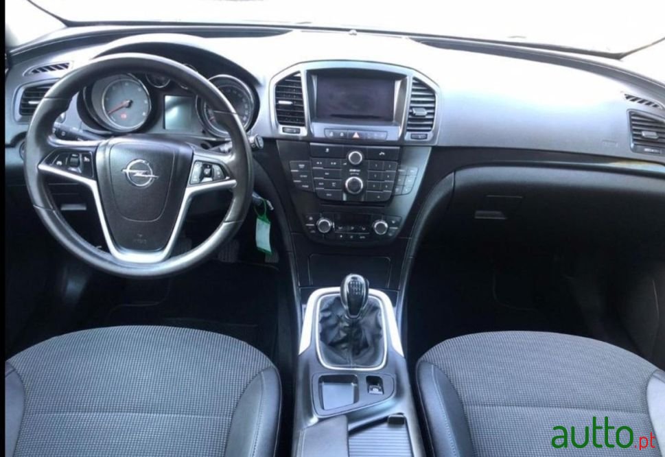 2010' Opel Insignia Sports Tourer photo #1