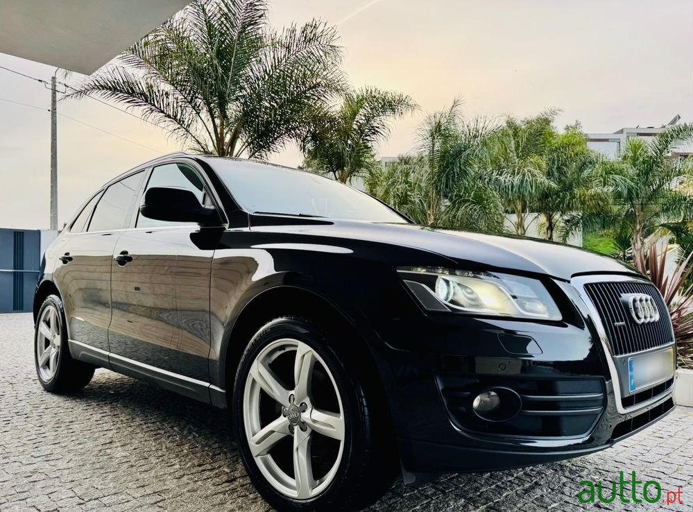 2009' Audi Q5 2.0 Tdi S-Line photo #2