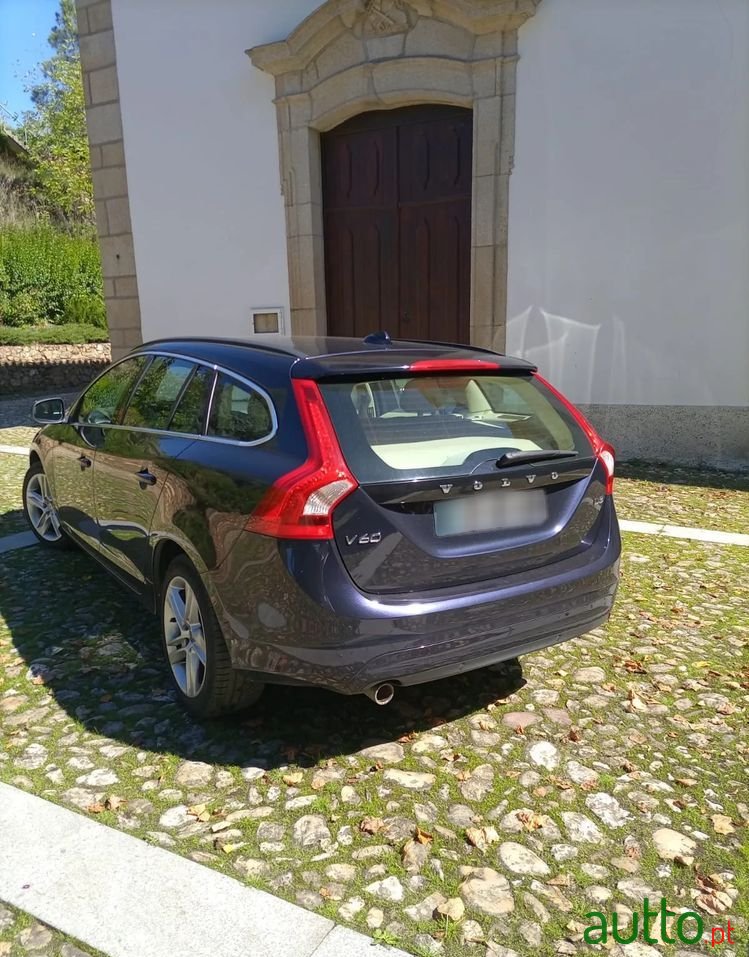 2016' Volvo V60 photo #2