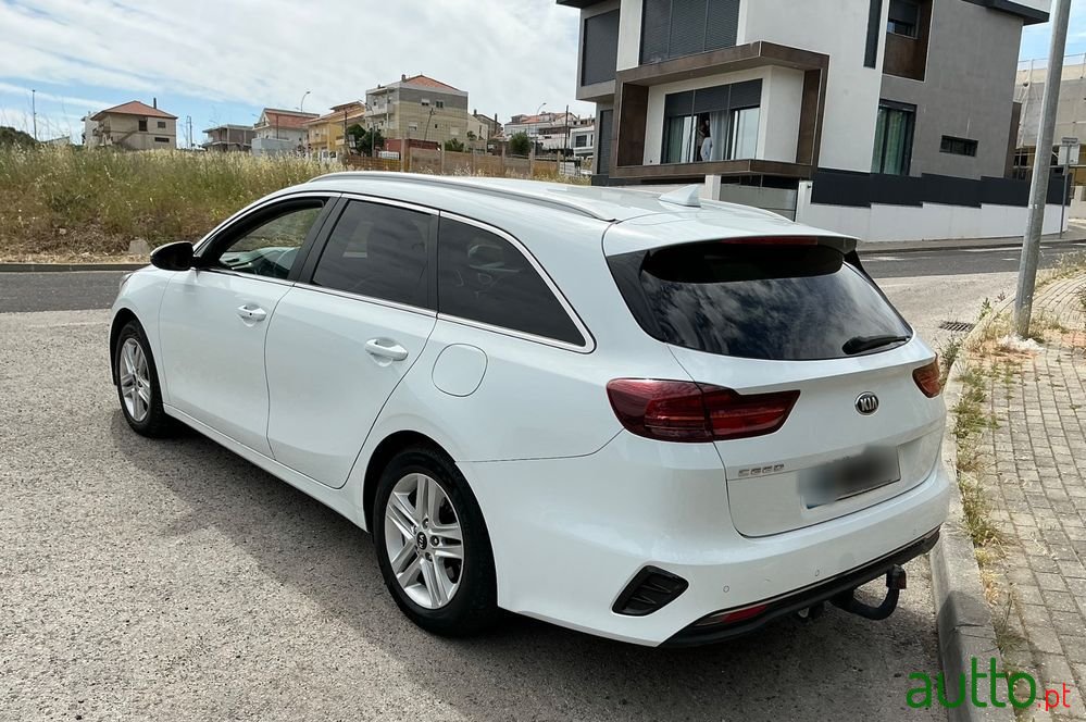 2020' Kia Ceed Sw photo #3
