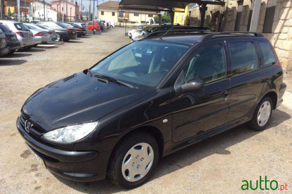 2005' Peugeot 206 Sw photo #2