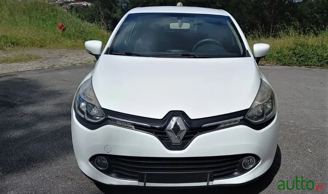 2013' Renault Clio photo #5