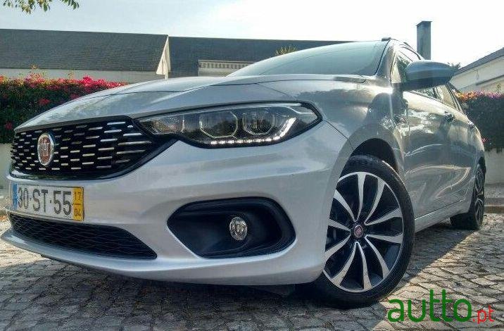 2017' Fiat Tipo Station Wagon photo #2