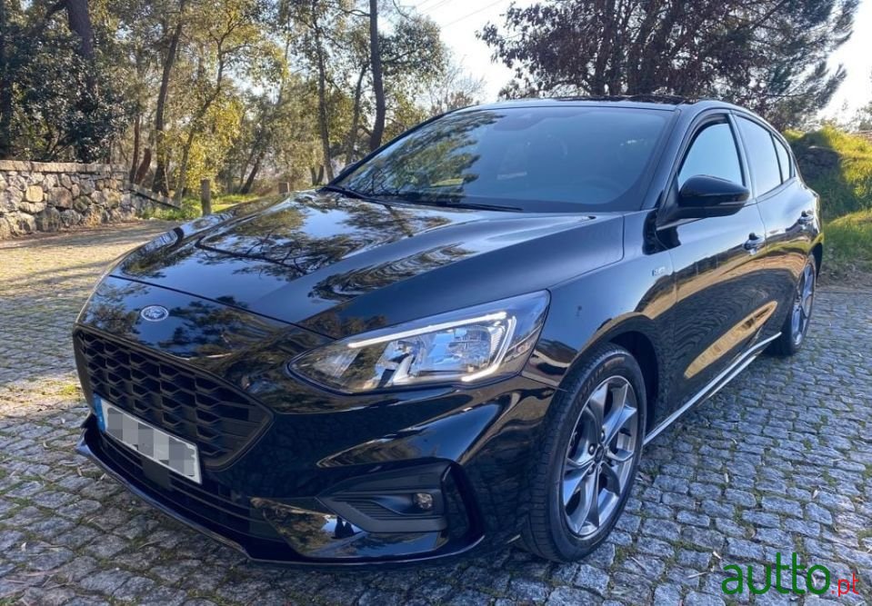 2020' Ford Focus St--Line photo #1