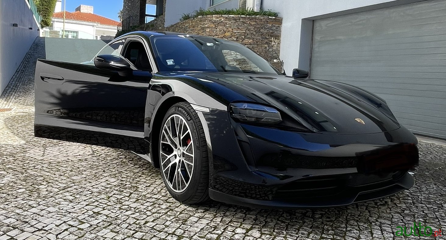 2021' Porsche Taycan 4s photo #2