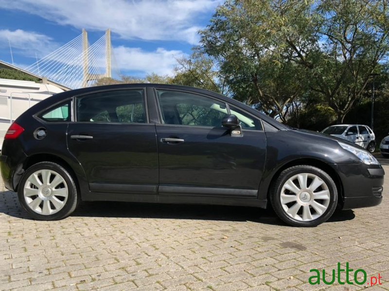 2006' Citroen C4 1.6-Hdi photo #3