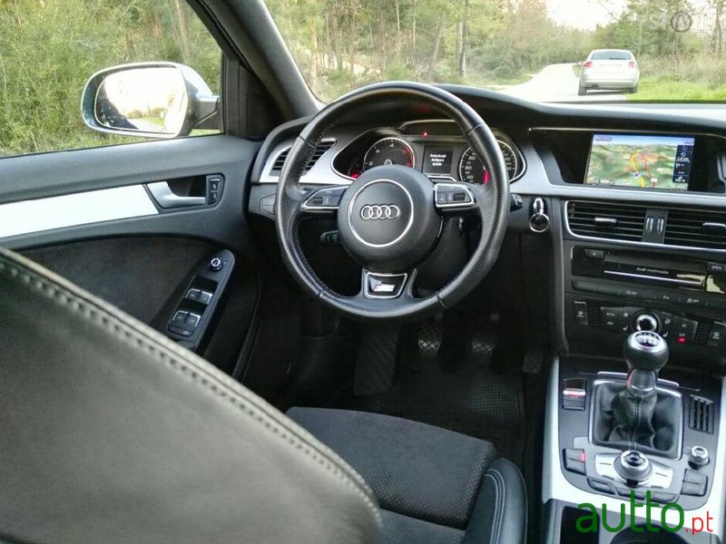 2013' Audi A4 Avant photo #1