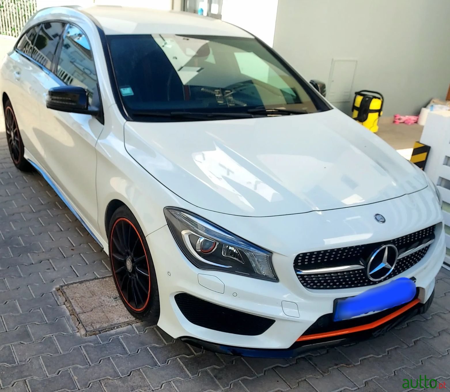 2015' Mercedes-Benz Cla-220 photo #2