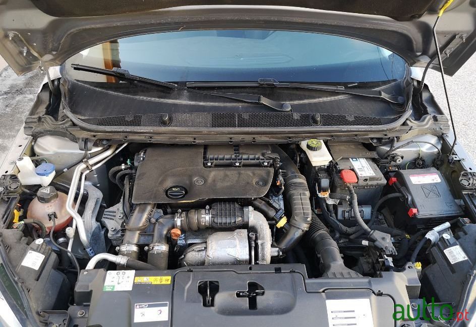 2015' Peugeot 308 Sw photo #1