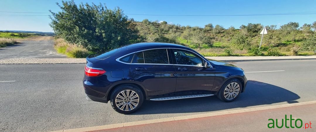 2018' Mercedes-Benz Glc-250 photo #2