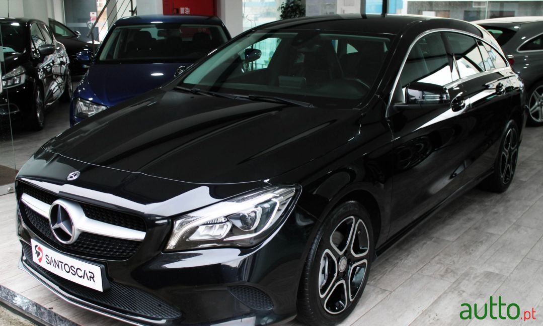 2017' Mercedes-Benz Cla-180 photo #2