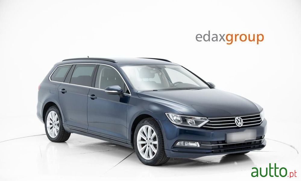 2017' Volkswagen Passat Variant photo #1