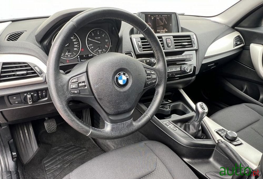 2016' BMW Série 1 D Line Urban photo #2