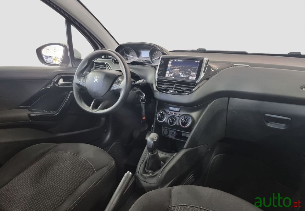 2016' Peugeot 208 1.6 Bluehdi Style photo #5