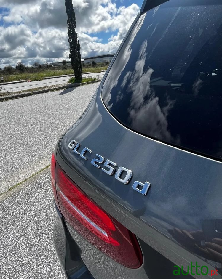 2016' Mercedes-Benz Classe Glc D 4-Matic photo #4