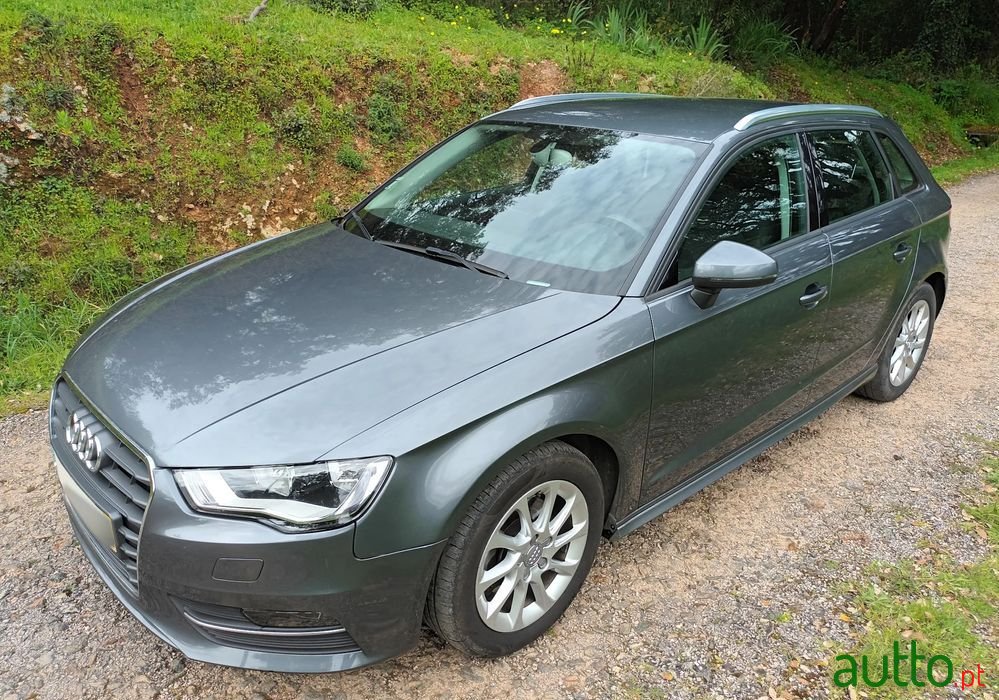 2014' Audi A3 Sportback photo #1