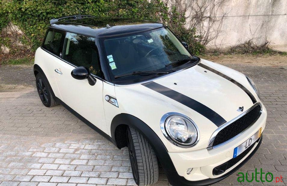 2010' MINI One Lci Cooper S Look photo #3