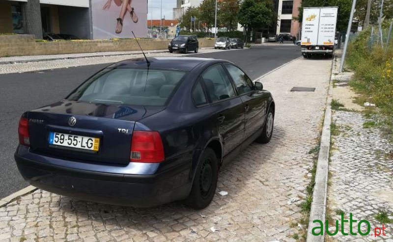 1998' Volkswagen Passat Confortline photo #3