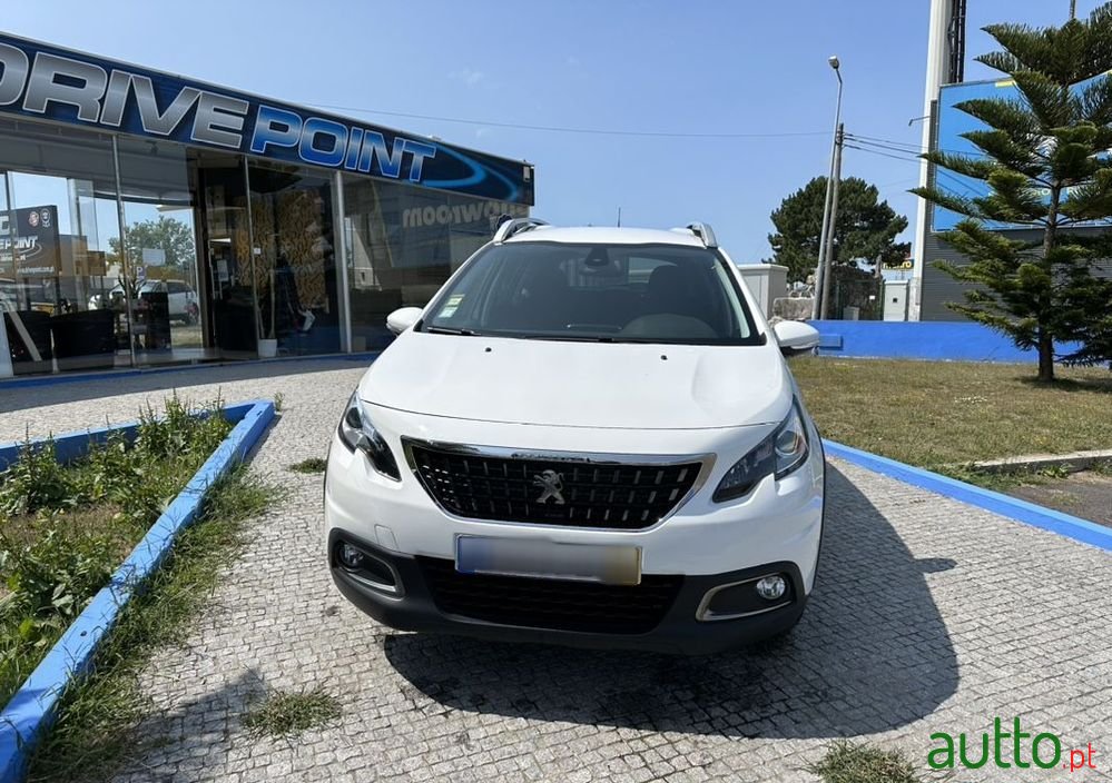2019' Peugeot 2008 photo #3