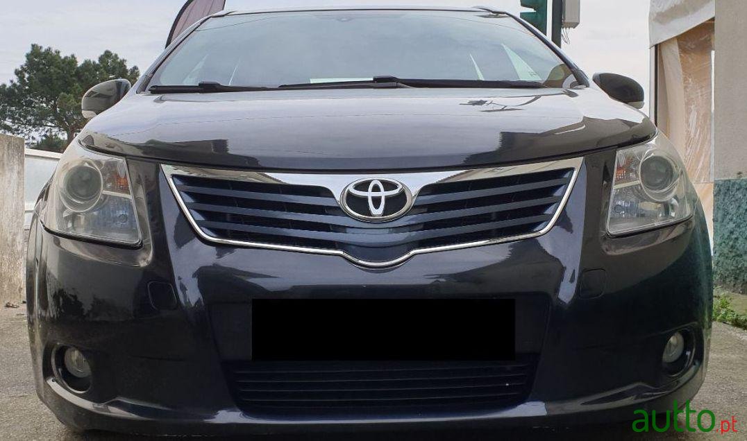 2010' Toyota Avensis Touring Sports T27 photo #1