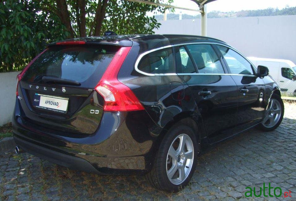 2010' Volvo V60 D3 Momentum photo #1