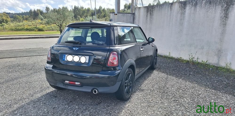2013' MINI One D 3 Portas photo #6
