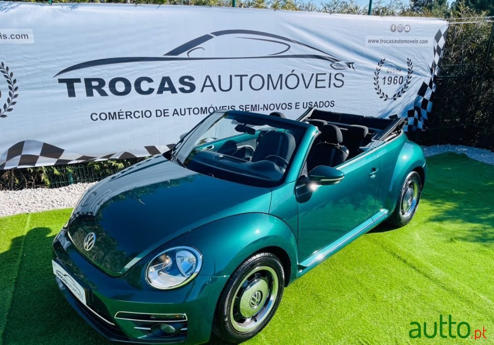 2017' Volkswagen New Beetle photo #3