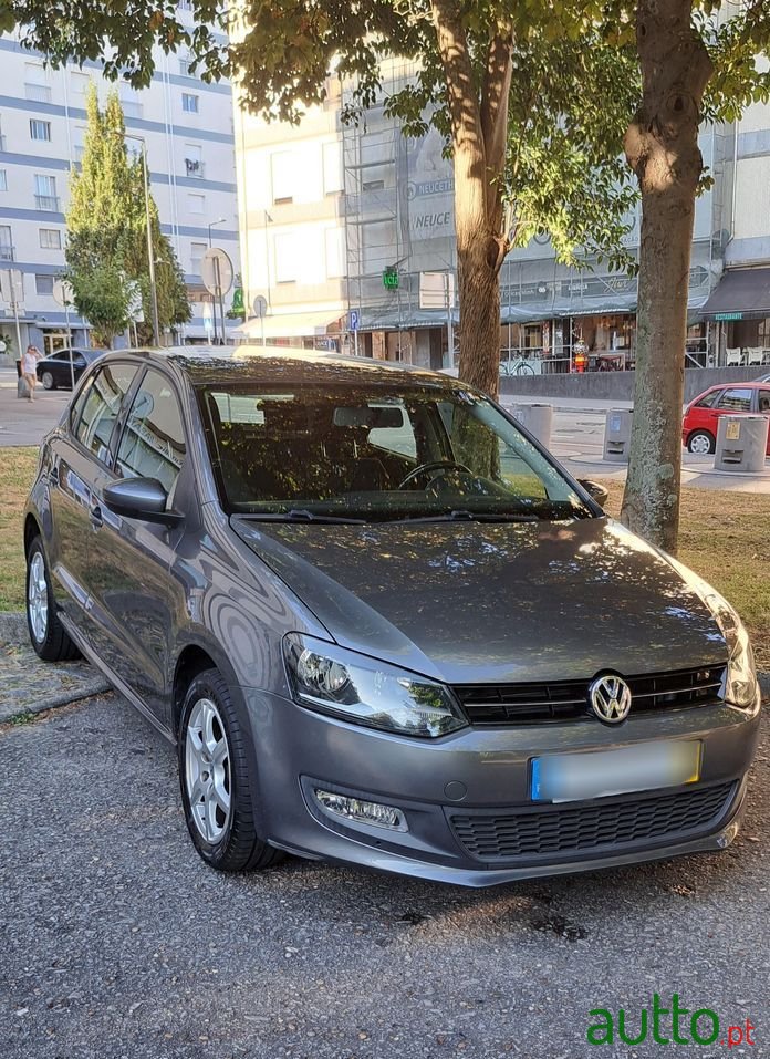 2014' Volkswagen Polo photo #2