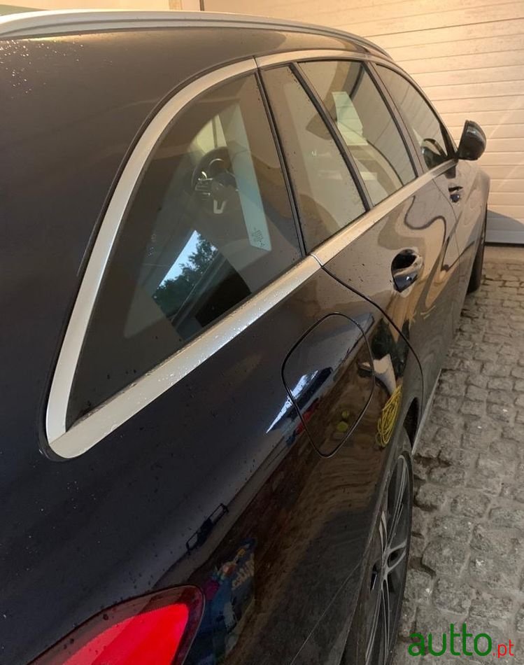 2019' Mercedes-Benz Classe C photo #4