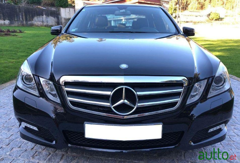 2010' Mercedes-Benz E-250 photo #3