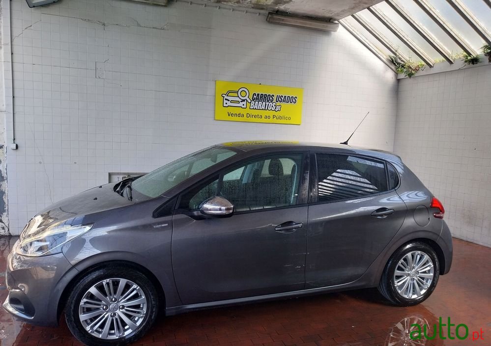 2018' Peugeot 208 photo #2