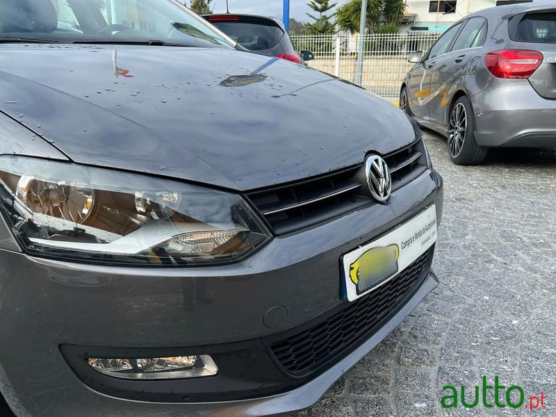 2010' Volkswagen Polo photo #3