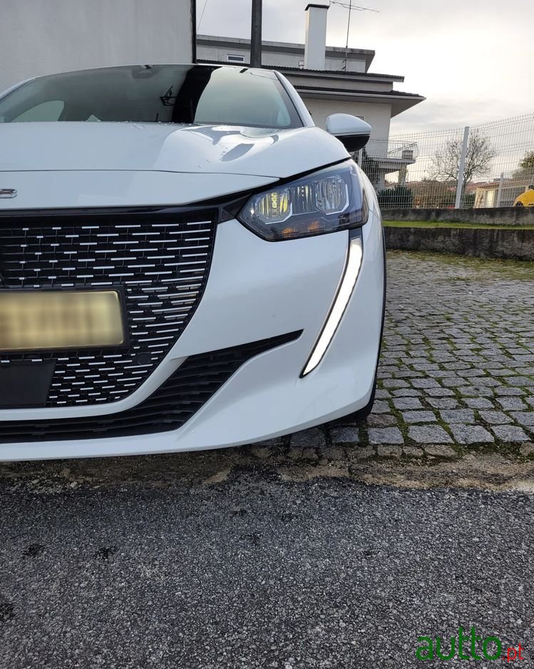 2021' Peugeot e-208 Active photo #1