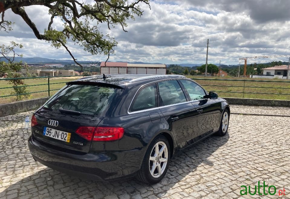 2010' Audi A4 Avant photo #3