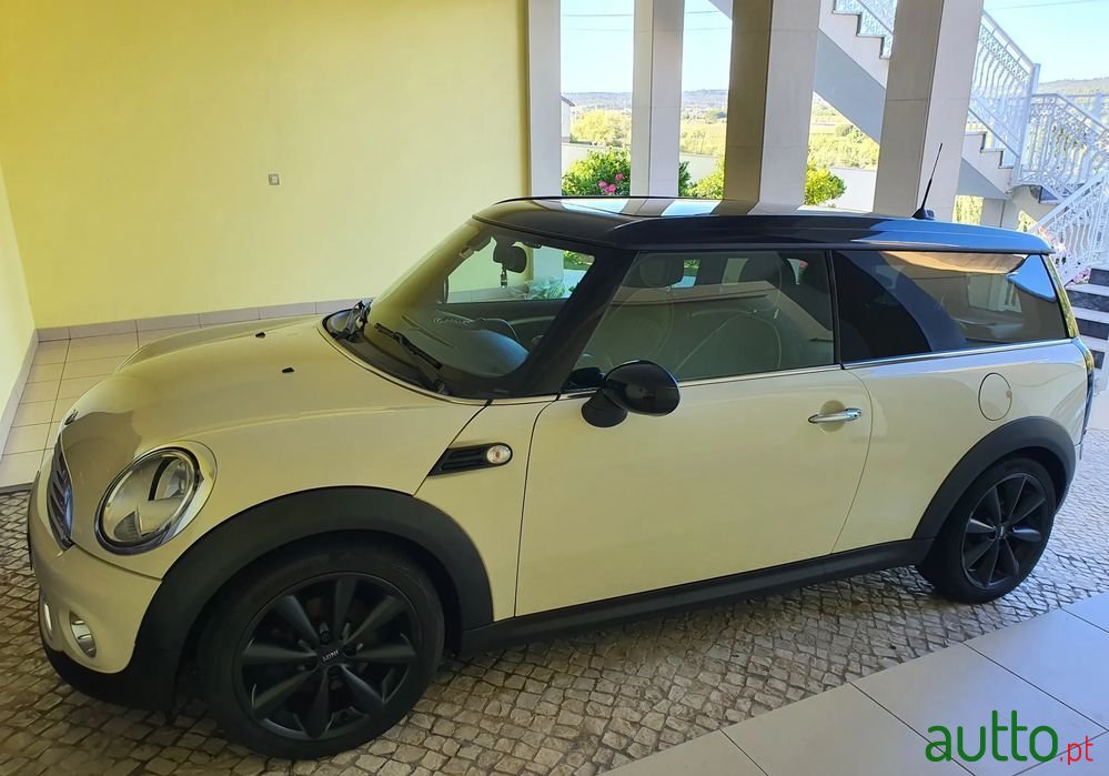 2010' MINI Clubman Cooper D photo #5