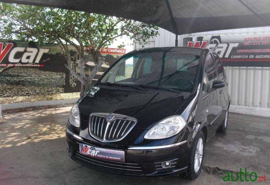 2008' Lancia Musa photo #2