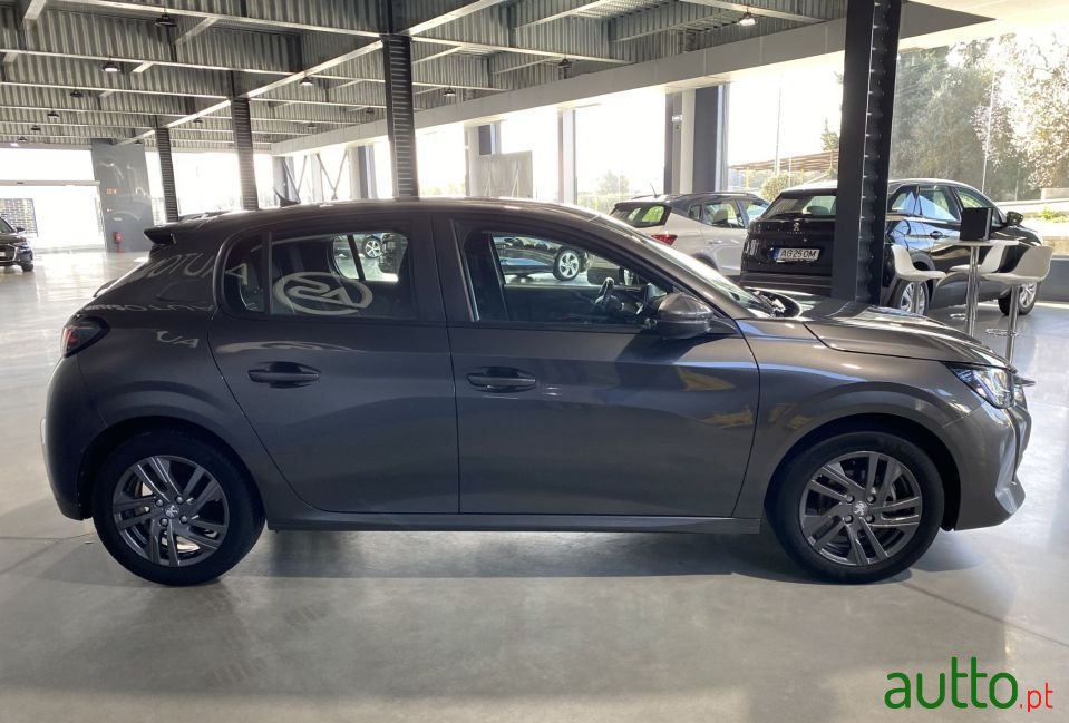 2021' Peugeot 208 photo #6