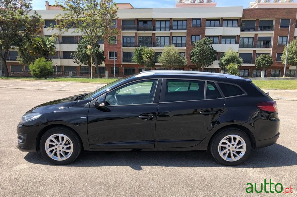 2015' Renault Megane Sport Tourer photo #1